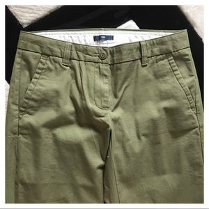 Gap khaki green pants . Size 0 flat front NEW